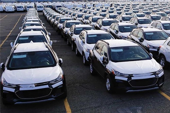 دولت مصوبه واردات خودرو را تایید کرد